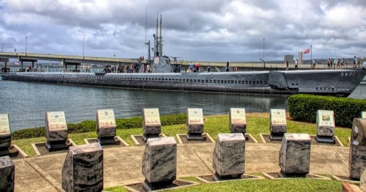 Pearl Harbor -The USS Arizona Memorial" & Oahu's Royal Historic Honolulu Private VIP Tour!"