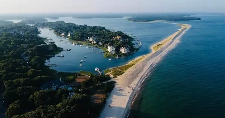 Mashpee 1 Hour Kayak and Paddleboard Rental