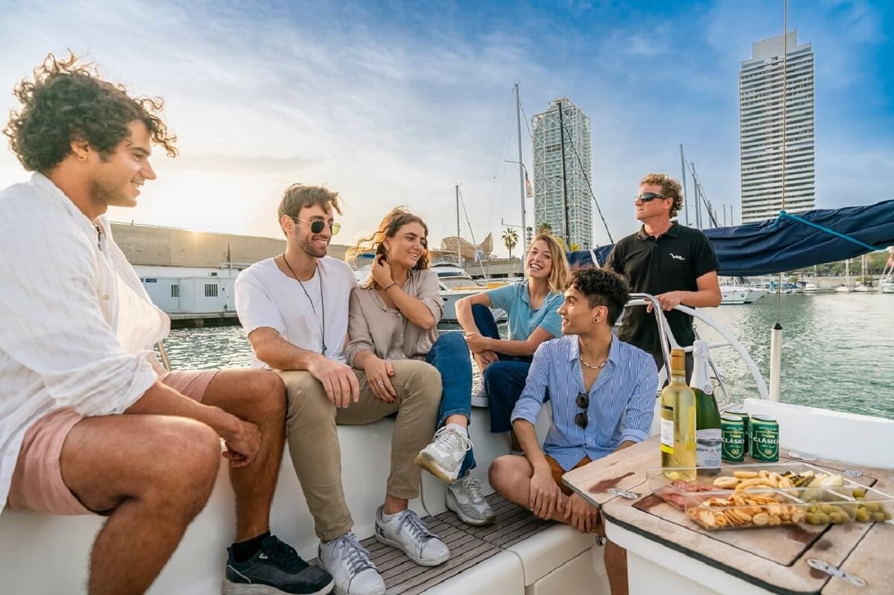 Excursión compartida en velero en Barcelona