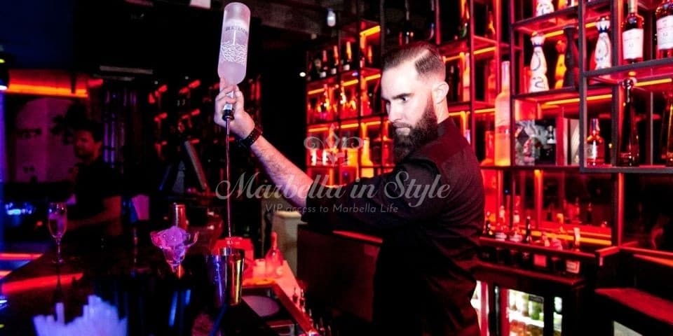 Marbella: Puerto Banus Night Life Walking Tour