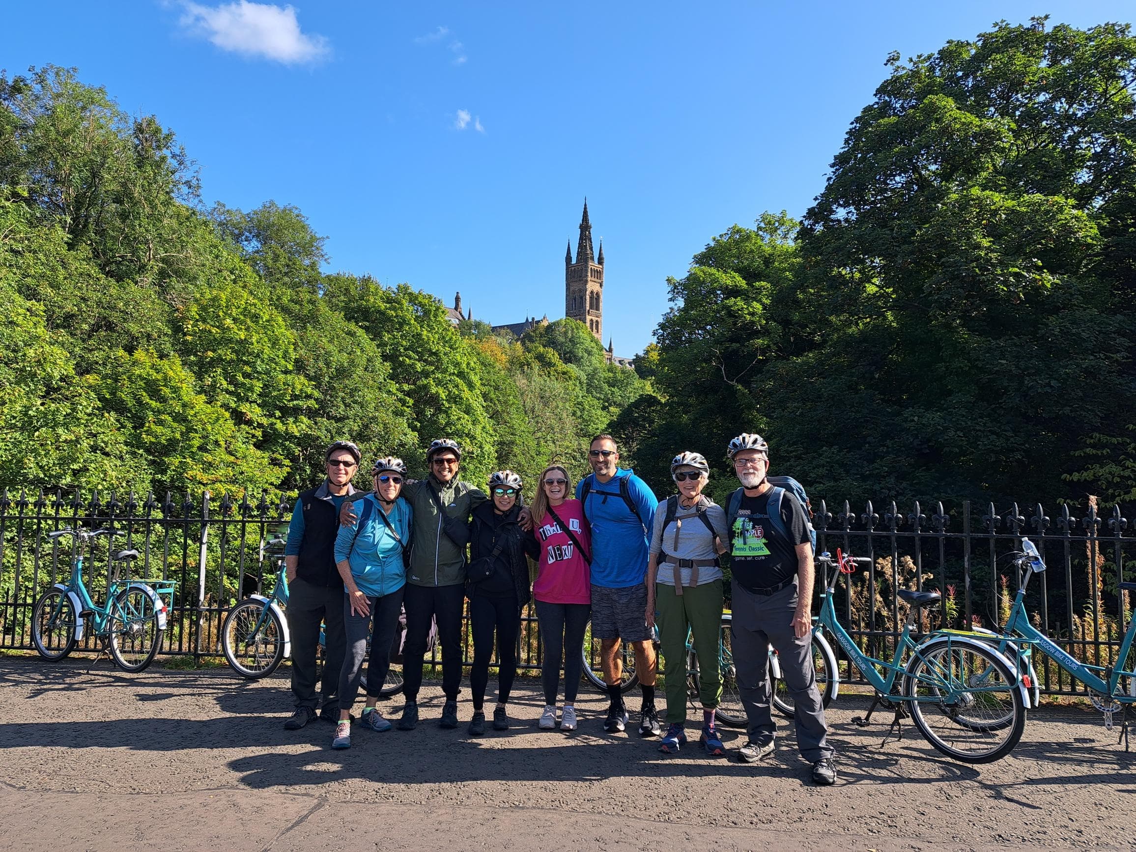 Glasgow City, Green Spaces and Clyde Bridges Bike Tour