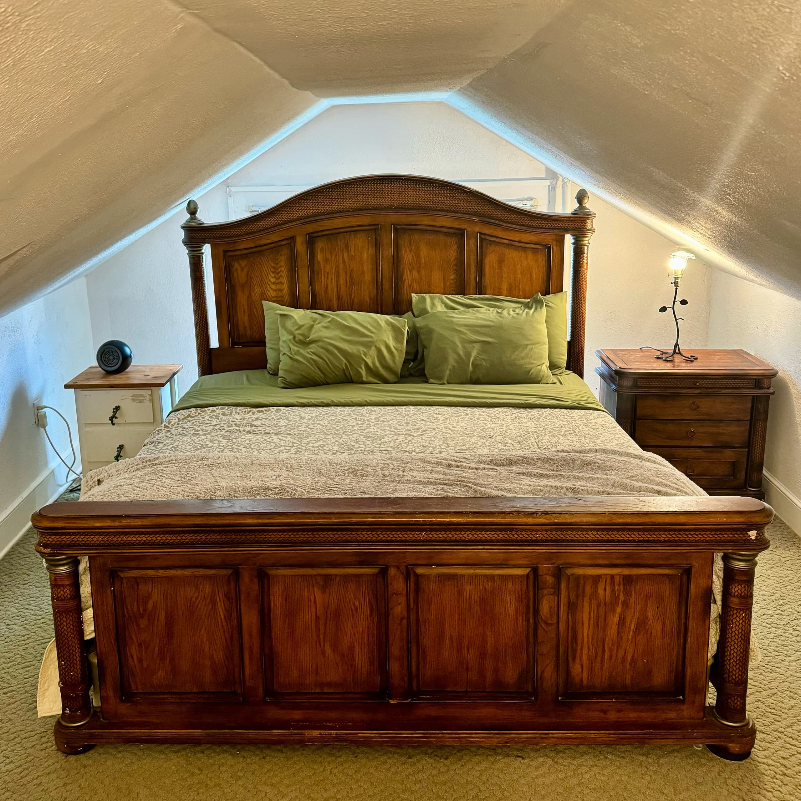 Semi Private Couple's King Bed