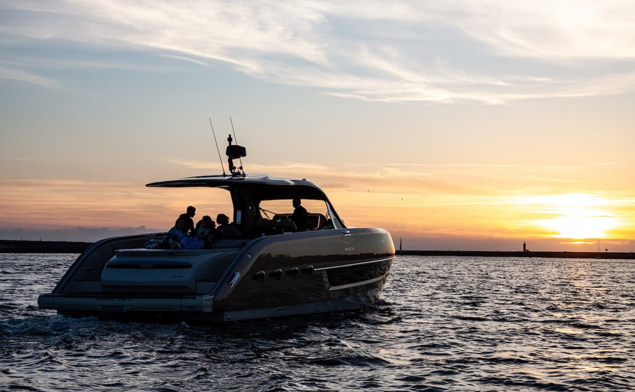Passeio ao pôr do sol - Luxury Boat Tour