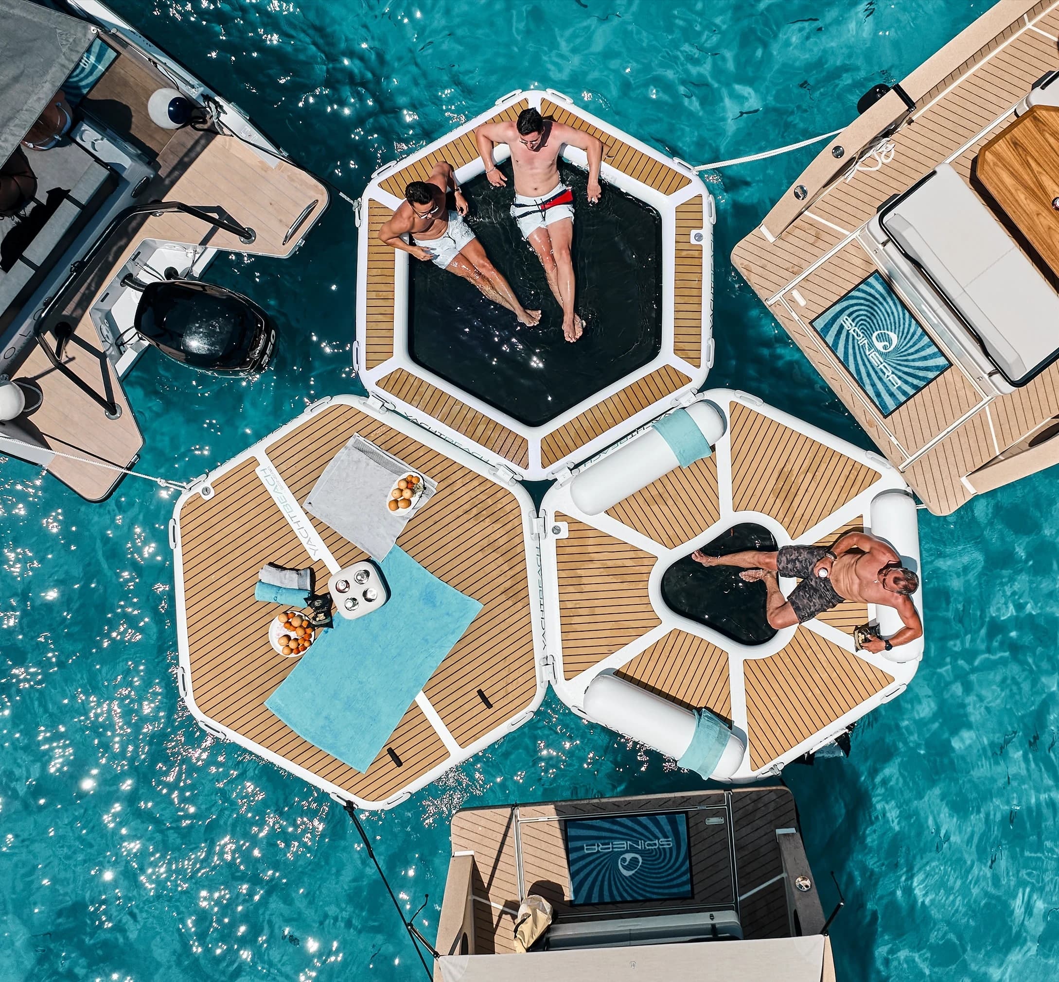 Yachtbeach Party Zone Floating Hexplatform