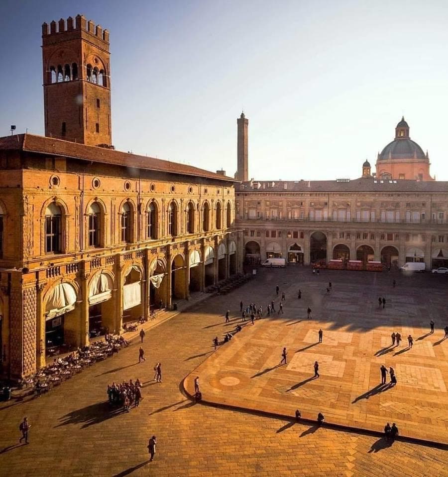 Bologna: Private walking tour