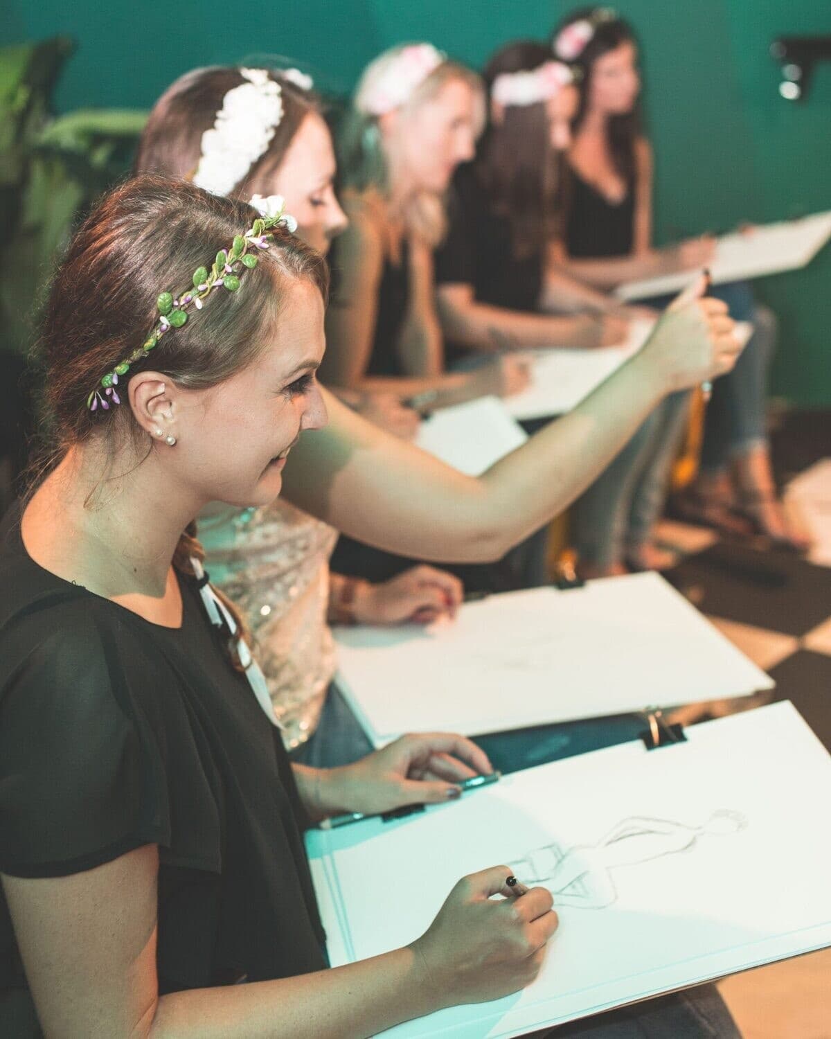 Life drawing with 2 hours unlimited Prosecco