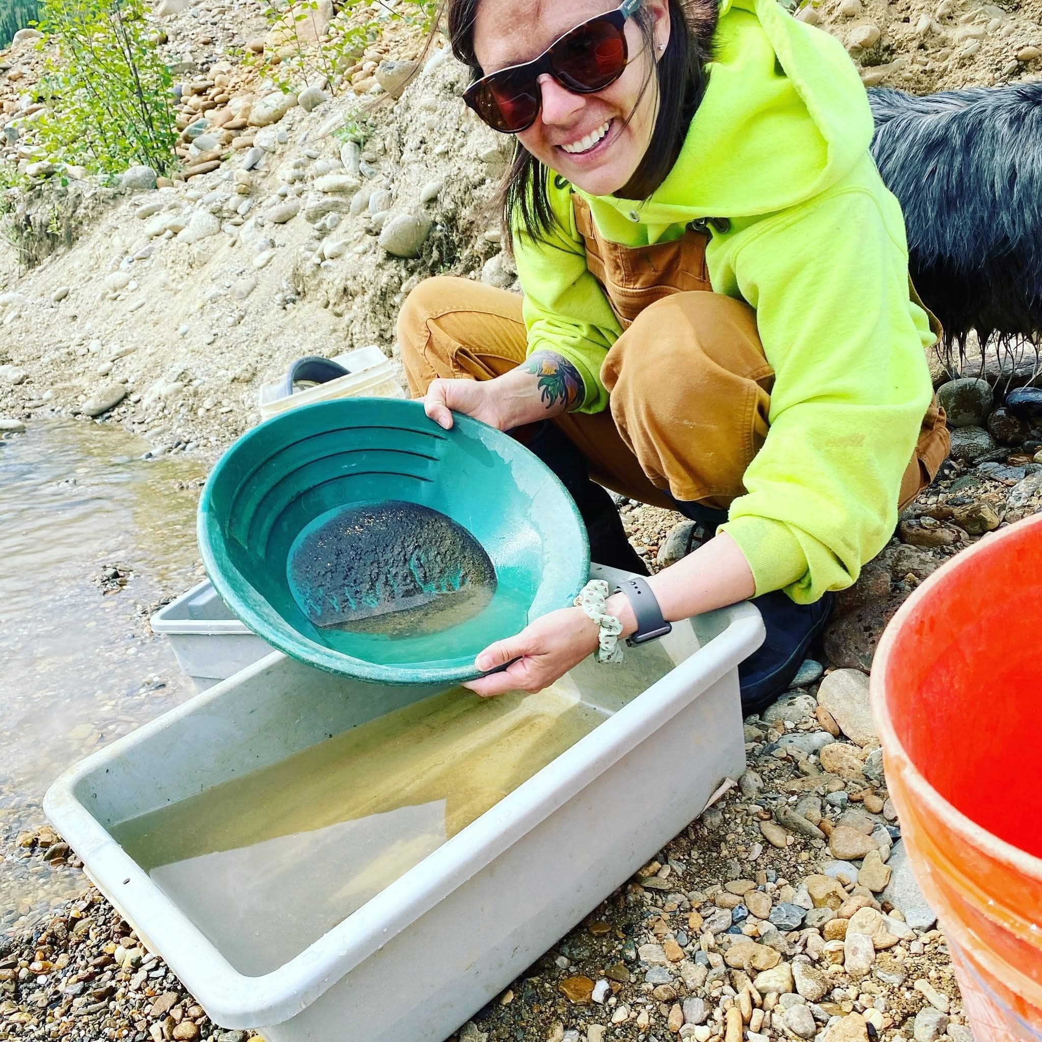 3 Hour: Alaska Gold Panning Experience near Denali
