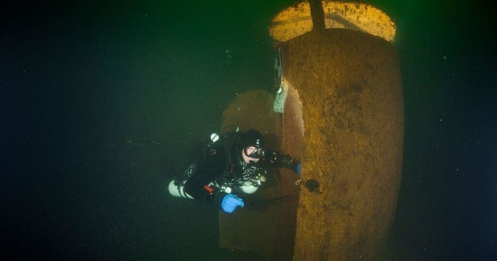 Independent Diver