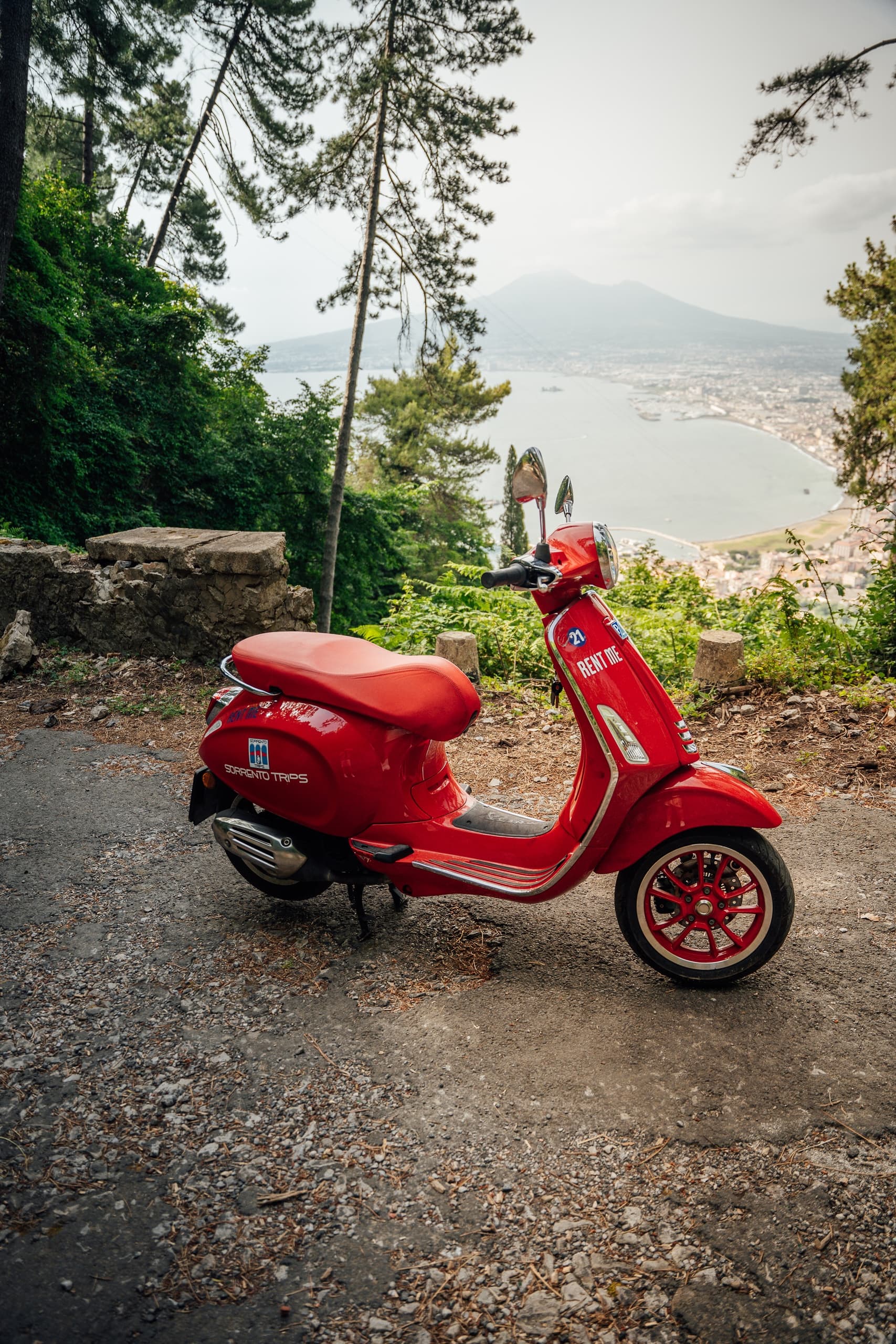 Vespa Limited Editions Red" 125 (Positano)"
