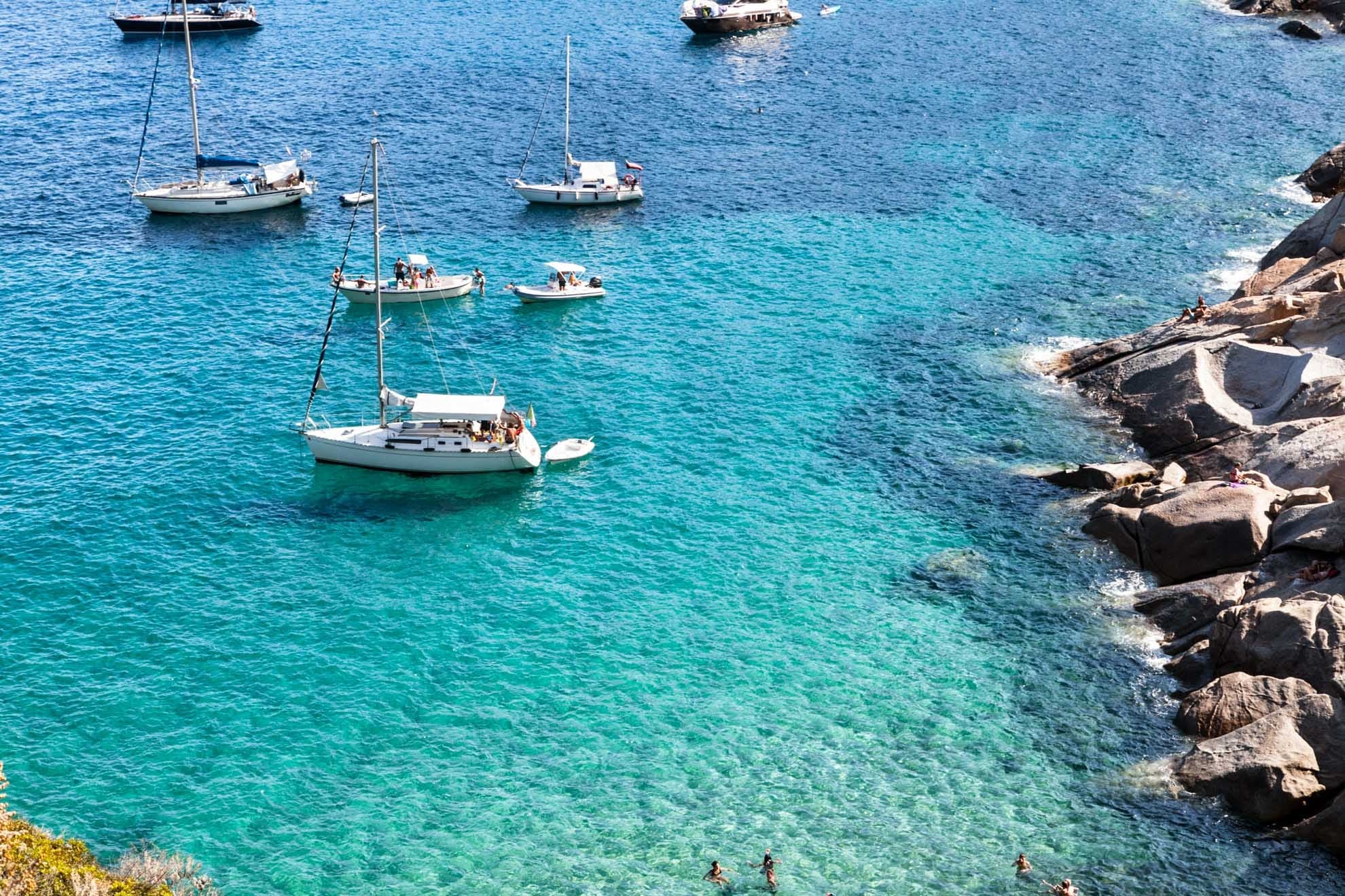 Giro dell'Isola del Giglio con snorkeling