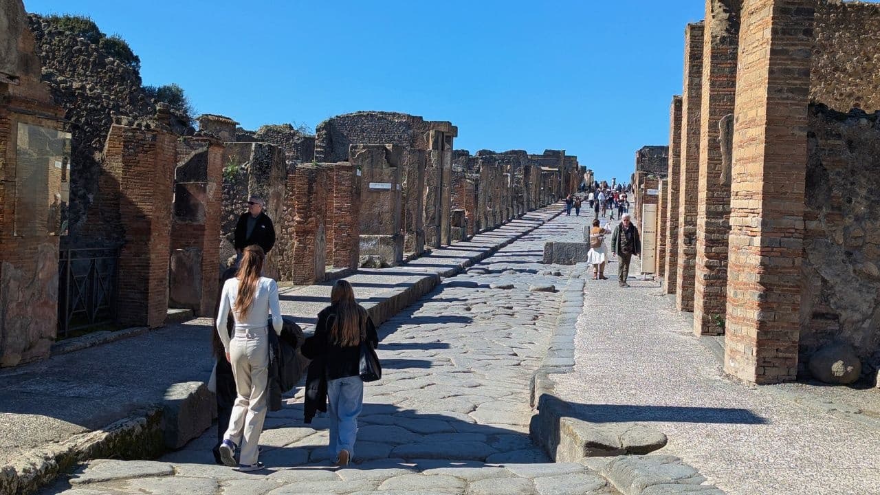Pompeii Express: High-Speed Train from Rome