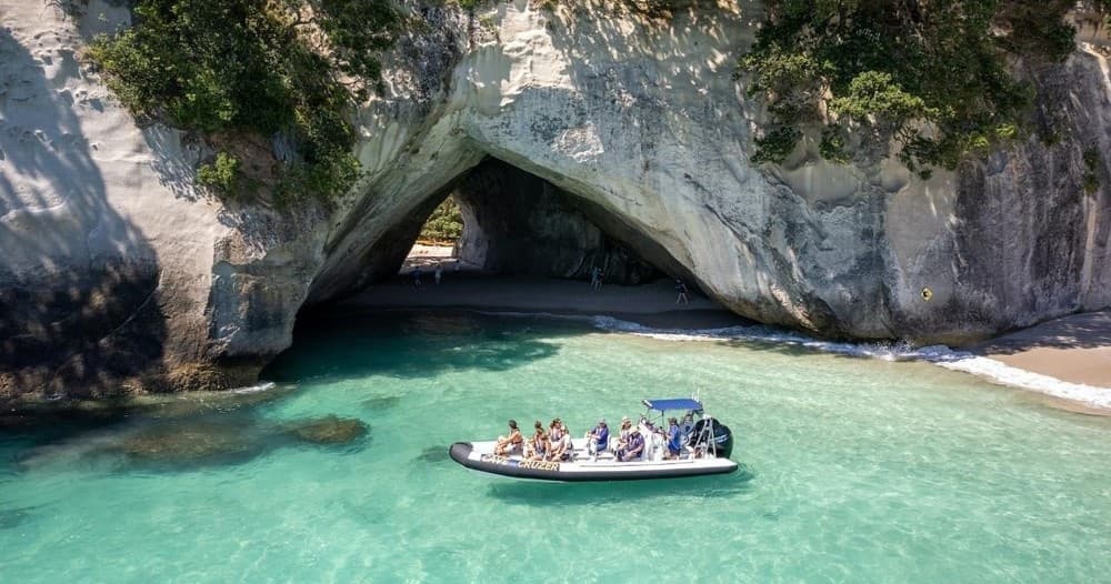 Cathedral Cove Boat Tour - Cruise
