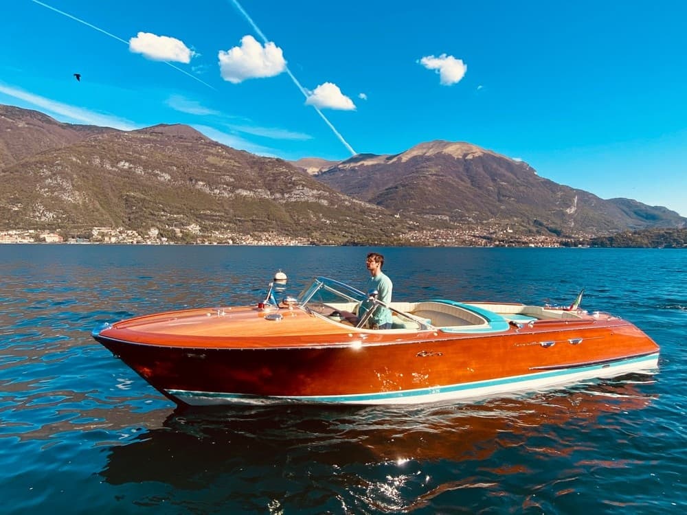 Boat tour with Riva Aquarama Special