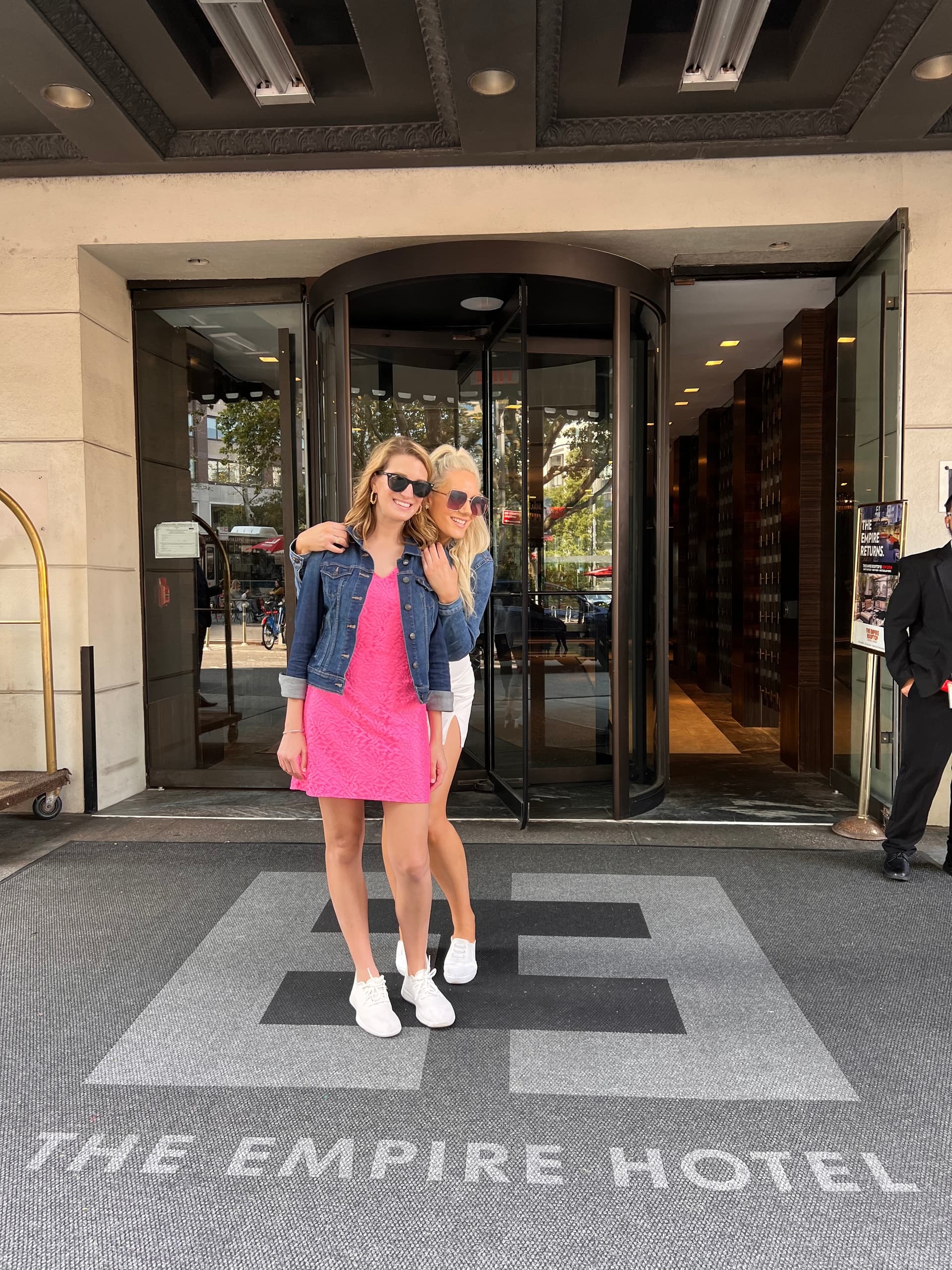 FRIENDLY GOSSIP GIRL TOUR 60 min