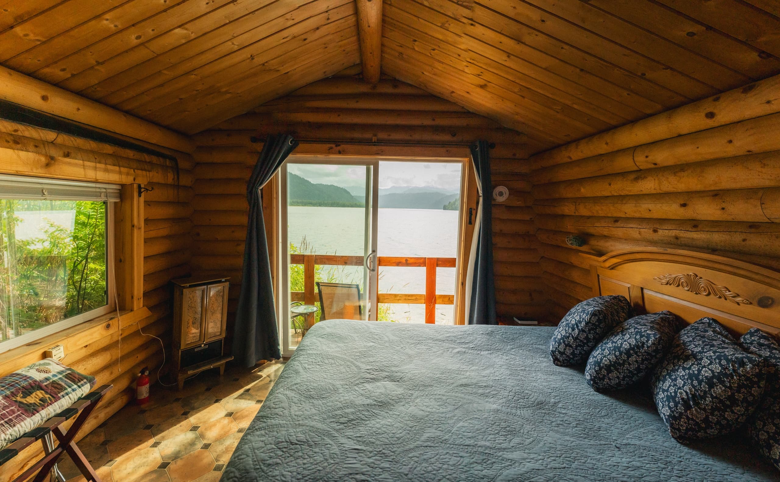 The Hideaway Cove Cabin