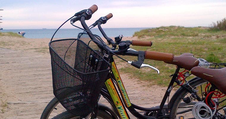 Dos horas en bicicleta + paseo barca eléctrica atardecer o básico (elegir según horario salida barca)