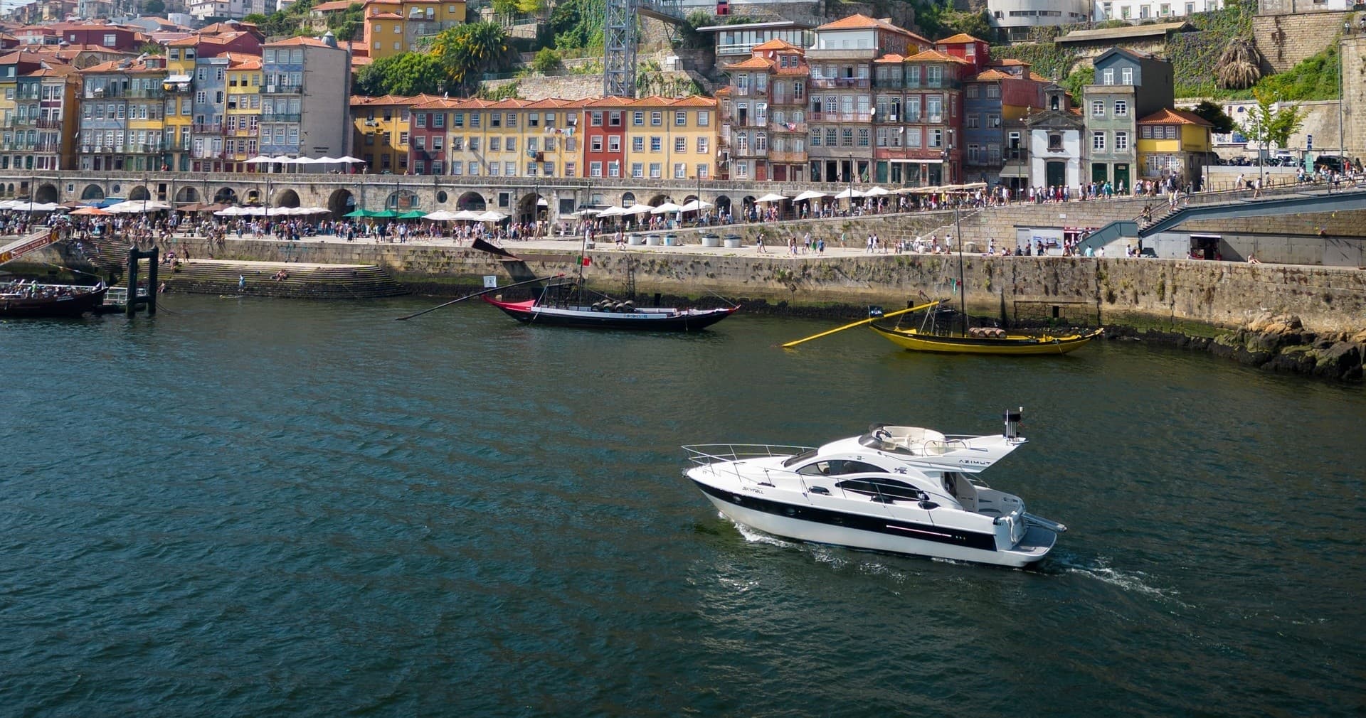 Exclusive Cruise 2h at Skyfall