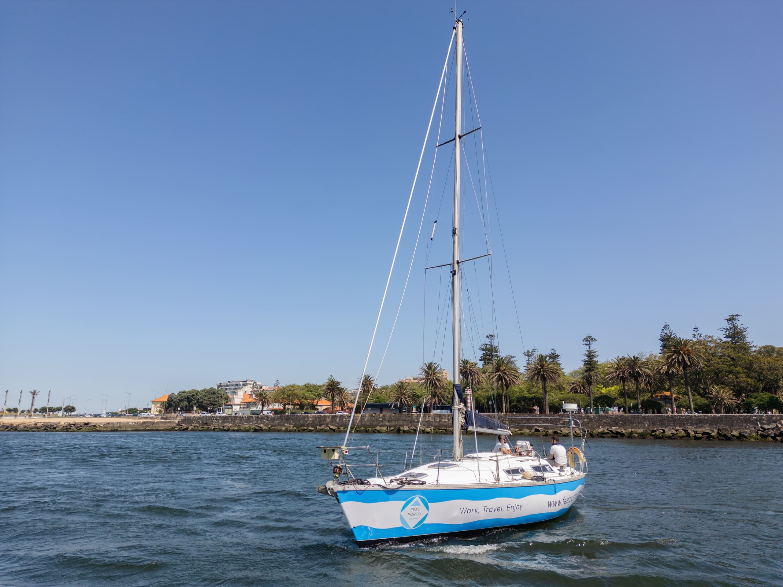 Exclusive Cruise 2H in a Sailboat