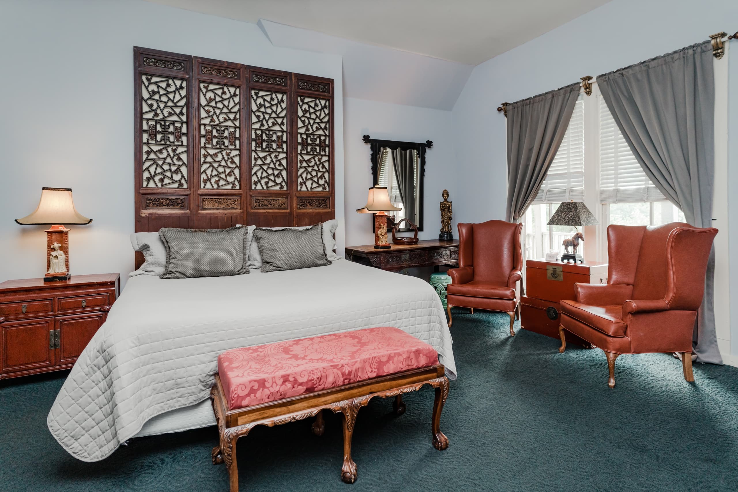 The Lookout Mountain Suite (Check In 3pm-9pm)