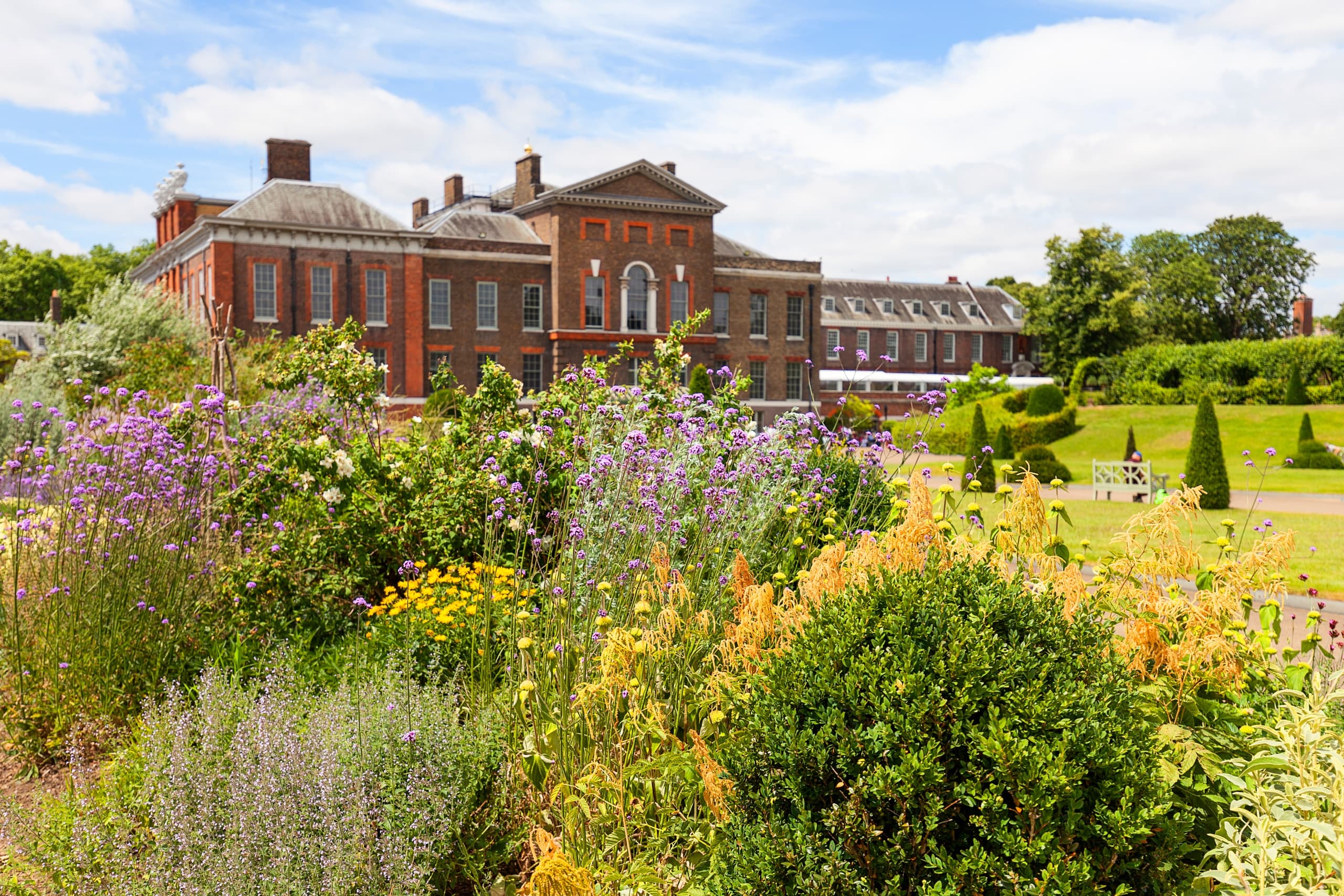 London: Kensington Palace Gardens Tour & Royal Afternoon Tea Experience