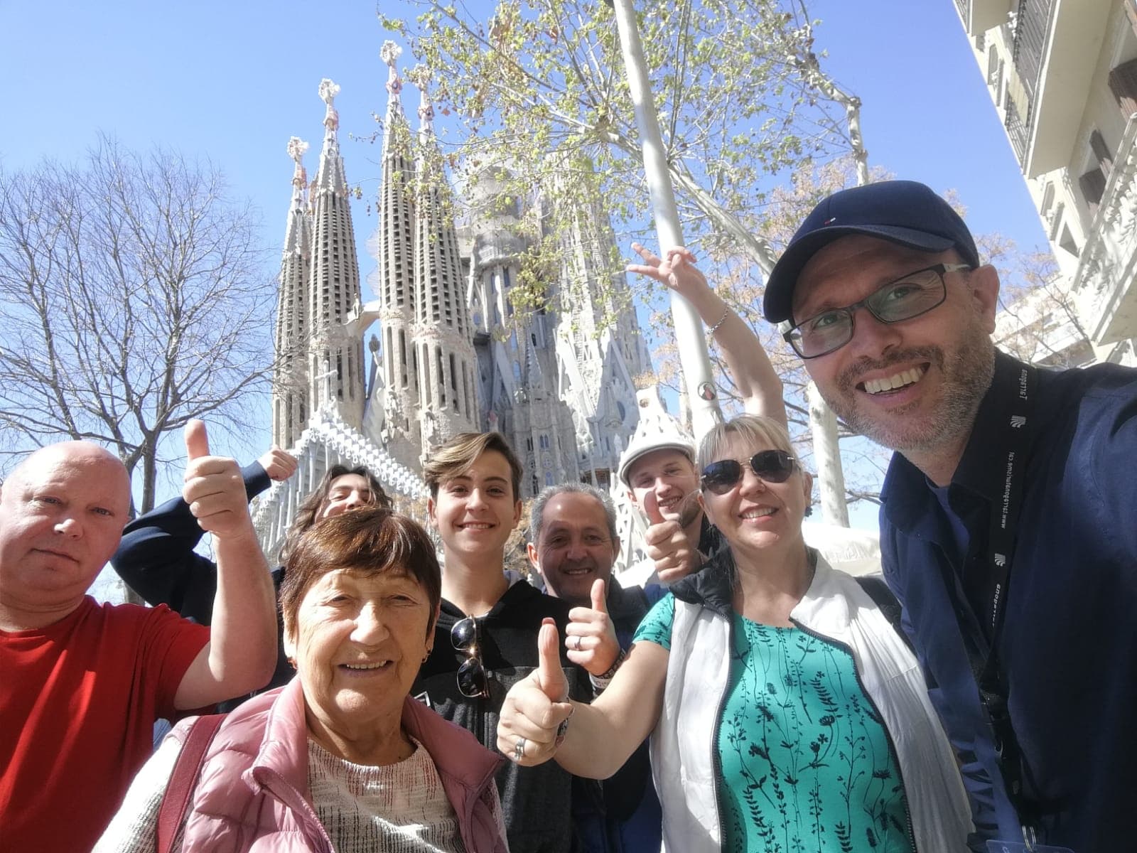 Private Barcelona and Sagrada Familia Half-Day Tour with Hotel pick-up (HD)