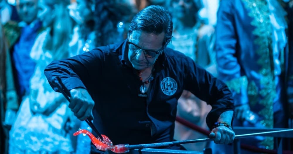 Dimostrazione della lavorazione del vetro con regalo in vetro di murano