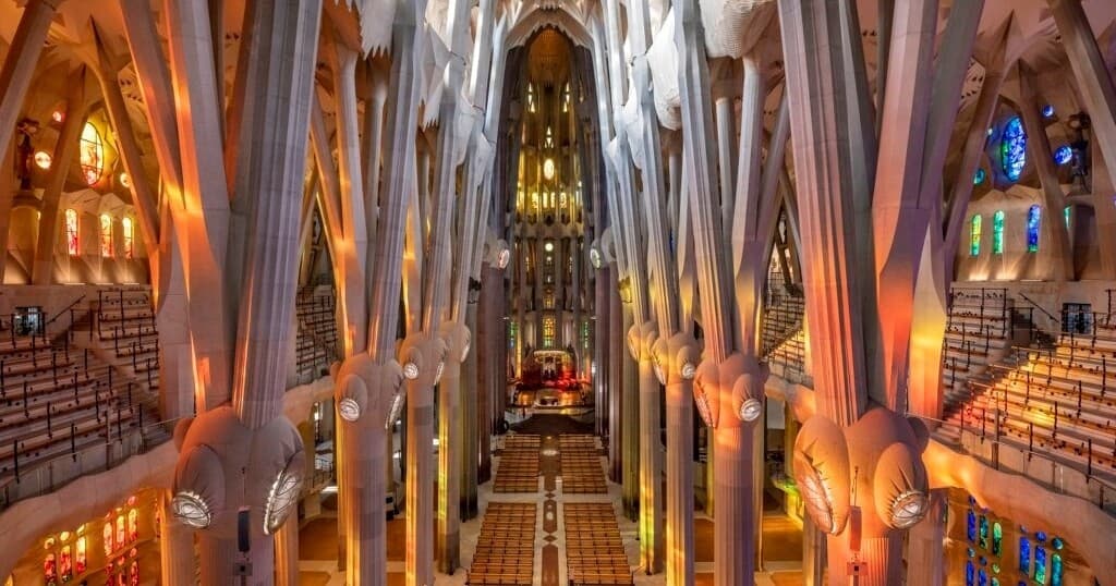 Best of Barcelona Private Tour: Sagrada Familia and Old Town with Hotel pick Up (FD)