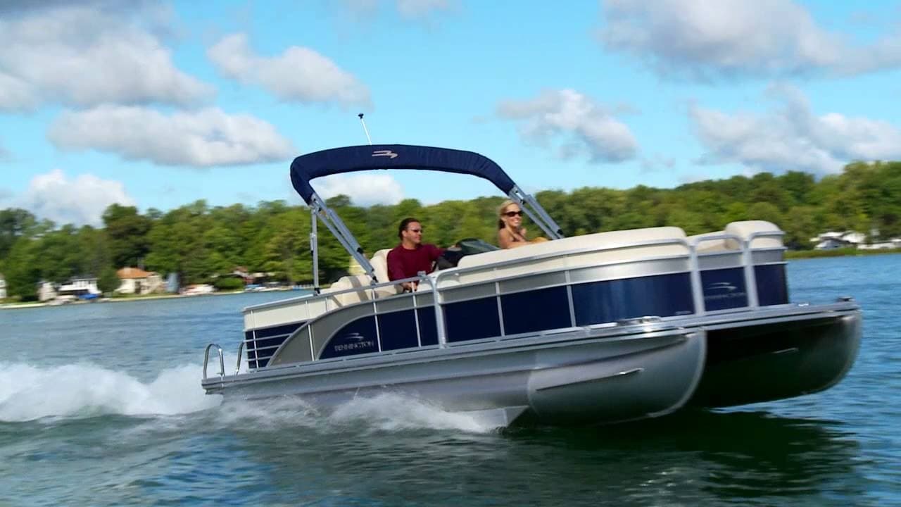 22’ Bennington Luxury Pontoon Boat