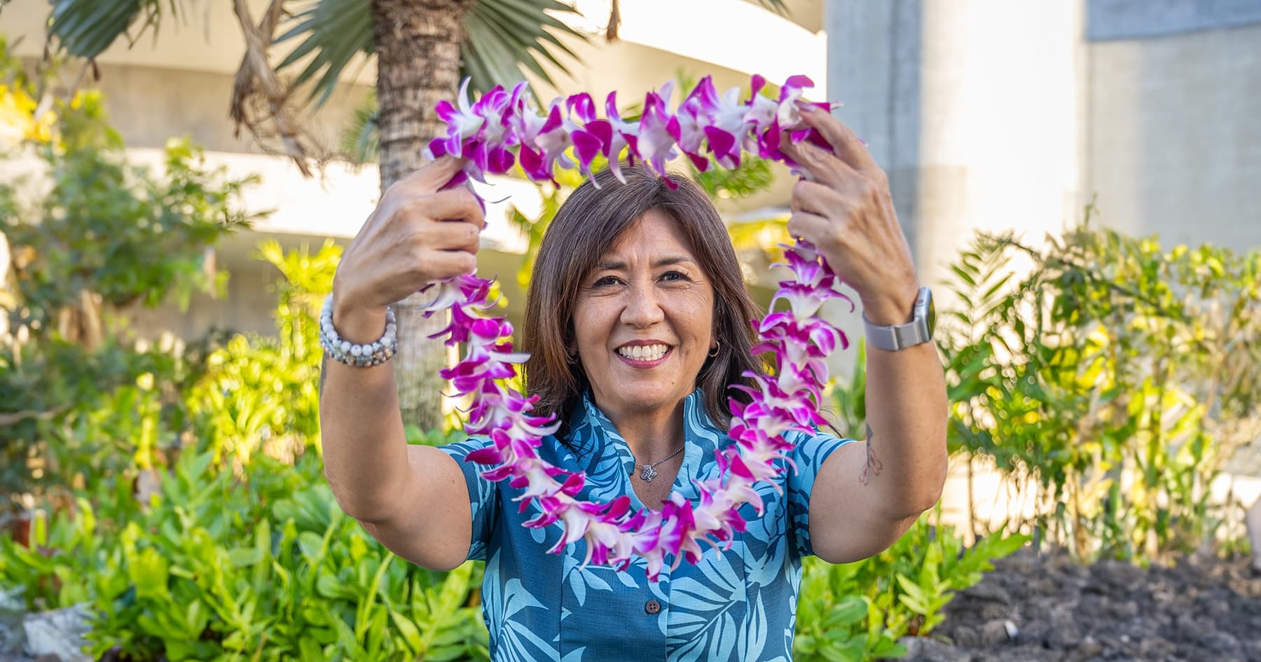 Classic Orchid Lei Greeting - Kona Hawaii Airport