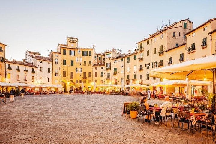 Lucca: Private walking tour