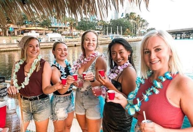 3 Hr - Tampa Bar Hop Tiki Cruise