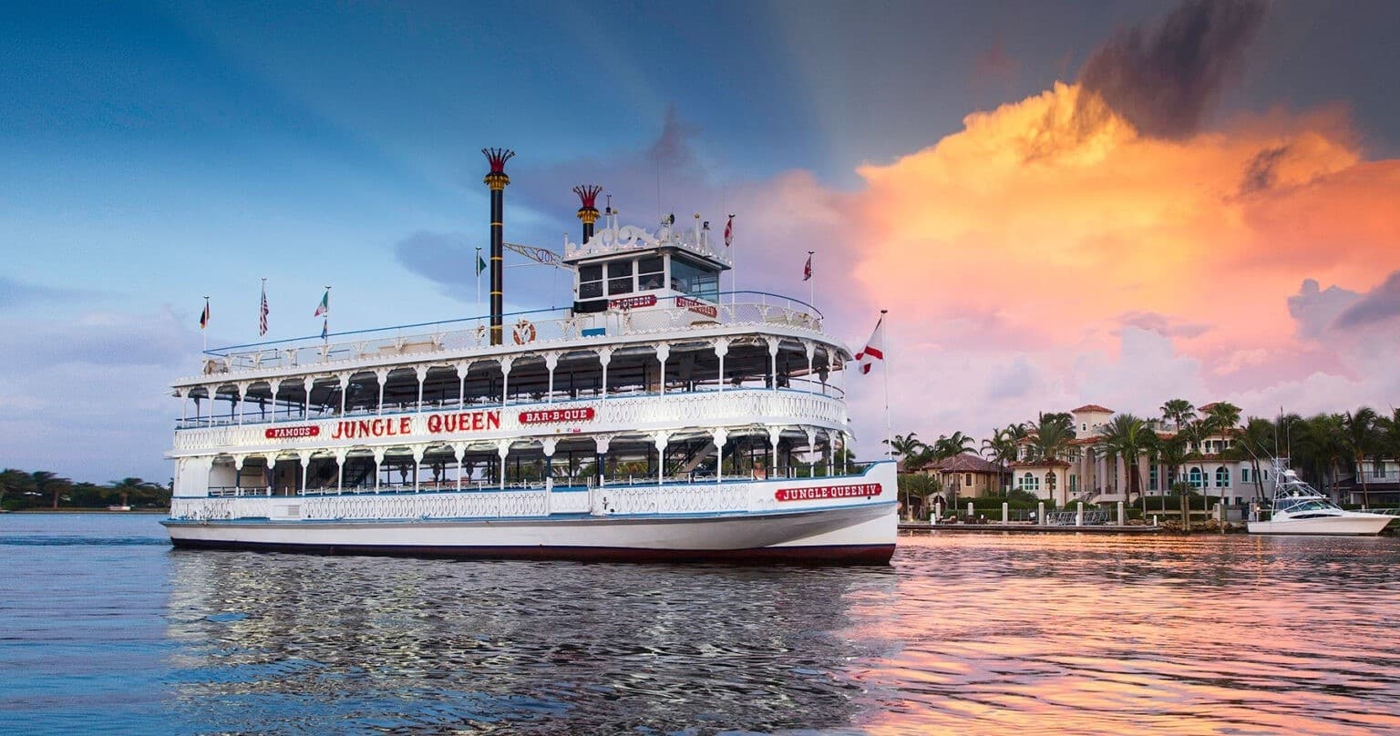 Ignite the Night Isle Dinner & Show With Sightseeing Cruise
