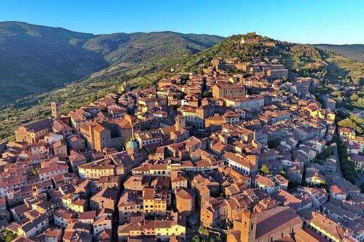 Cortona: Private walking tour
