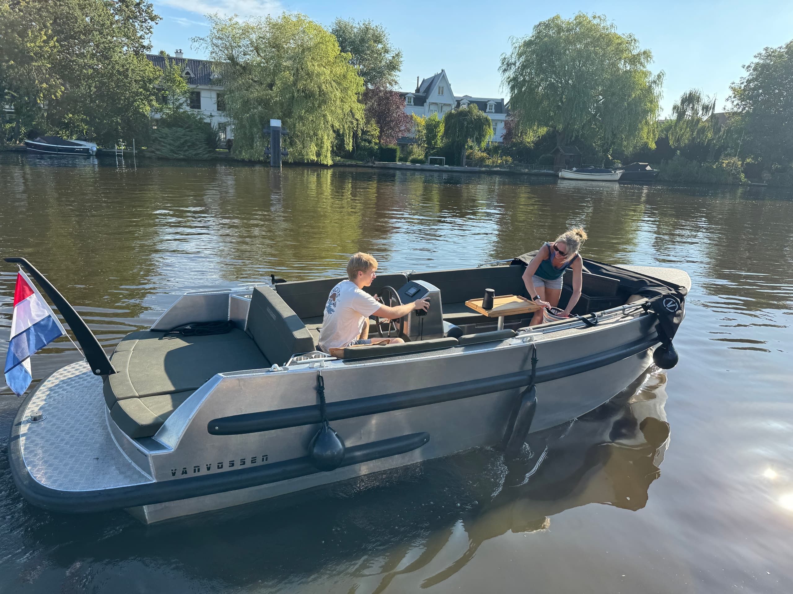 Luxury E-tender Rental