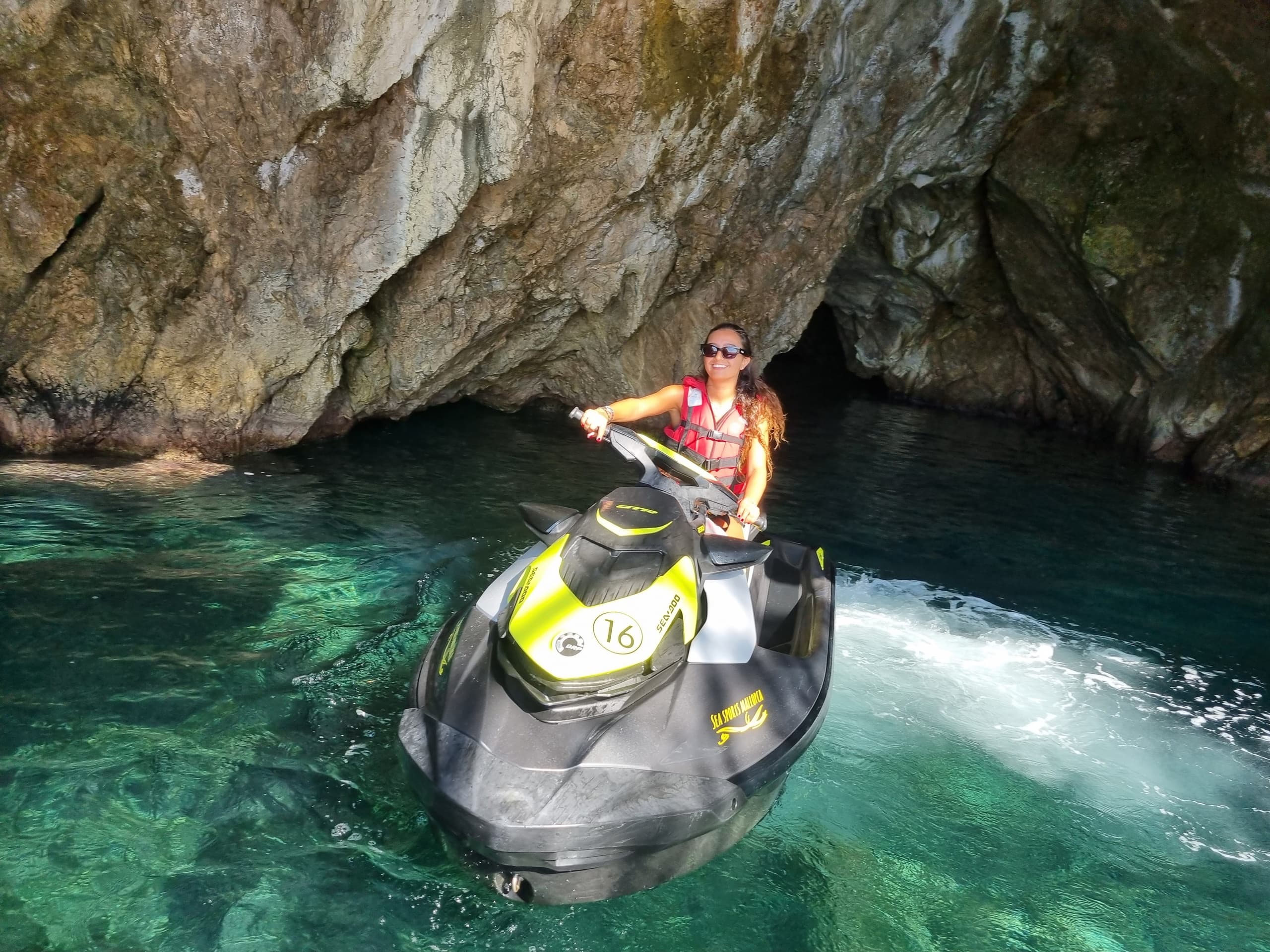 JET SKI TOUR SEA LION CAVE