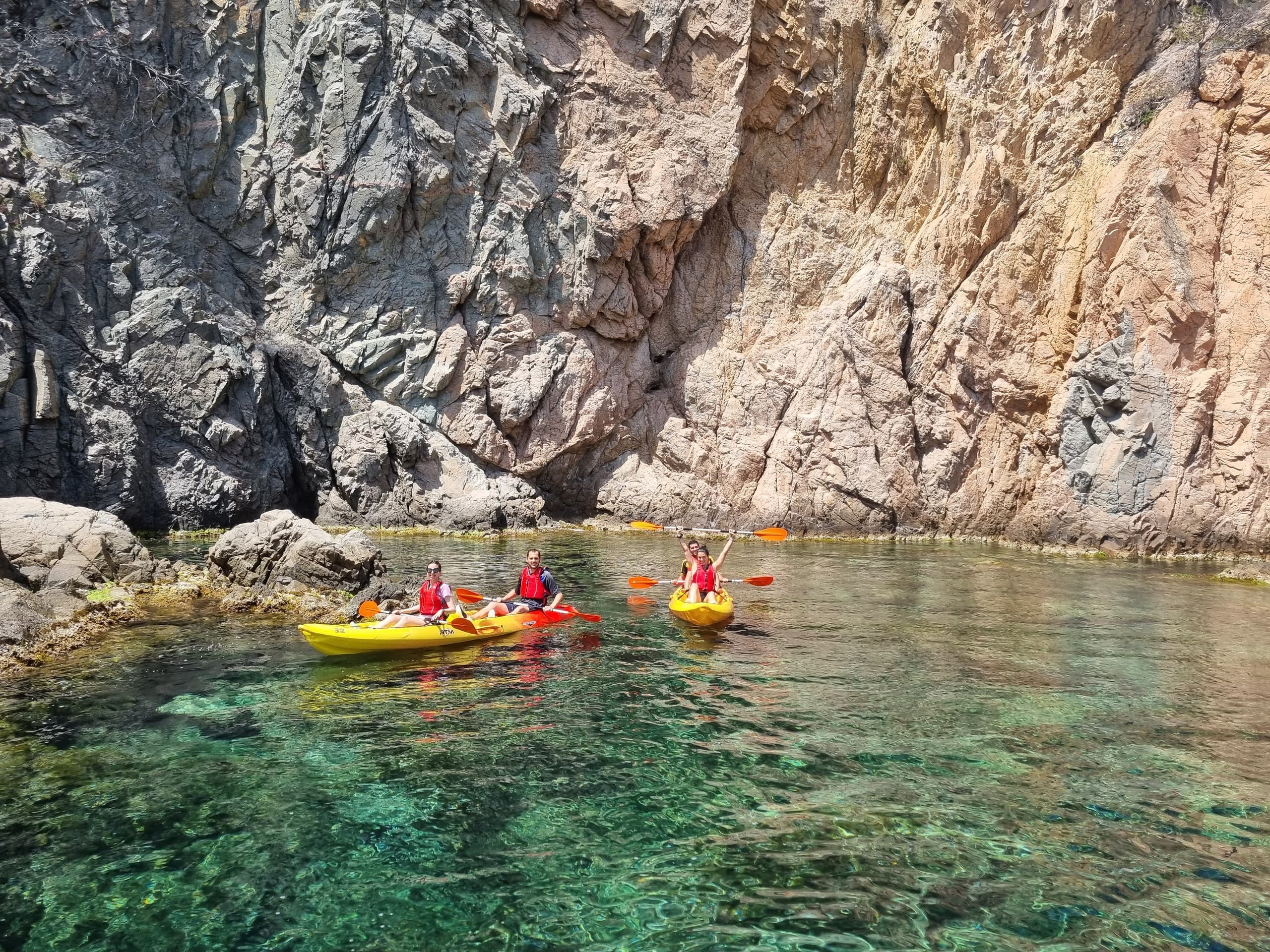 Tossa de Mar: Ruta Guiada en Kayak + Snorkel (desde la playa)