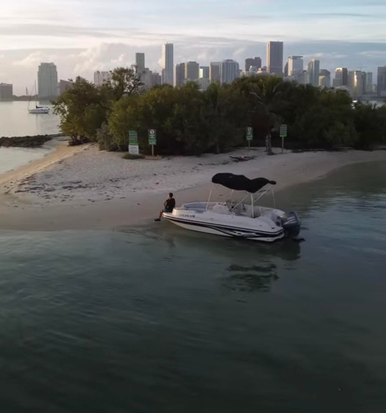 Boat night ride