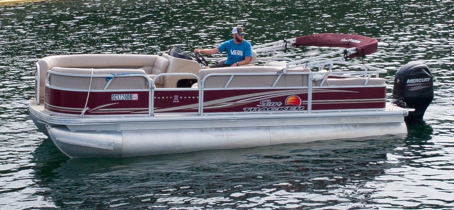 Sun Tracker (#16) 8pass/90hp max weight 1370 lbs