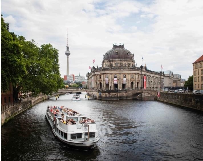 Berlin Hauptstadt Spreefahrt vom Nikolaiviertel- 21,90 €
