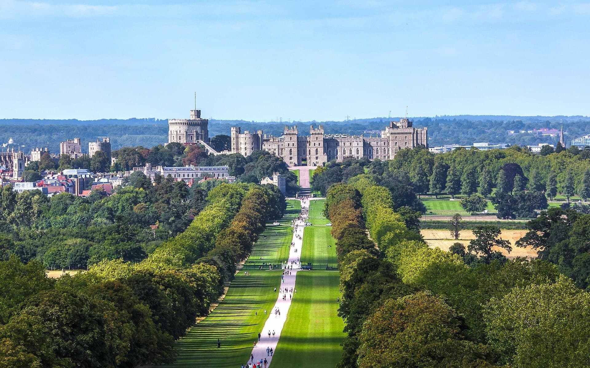 PRIVATE WESTMINSTER, WHITEHALL, AND WINDSOR CASTLE TOUR FROM LONDON BY TRAIN