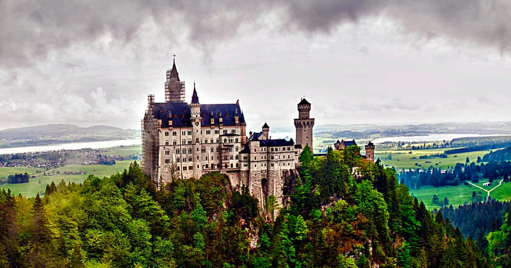 Skip the line-Half Day Tour from Füssen Neuschwanstein,Linderhof castle
