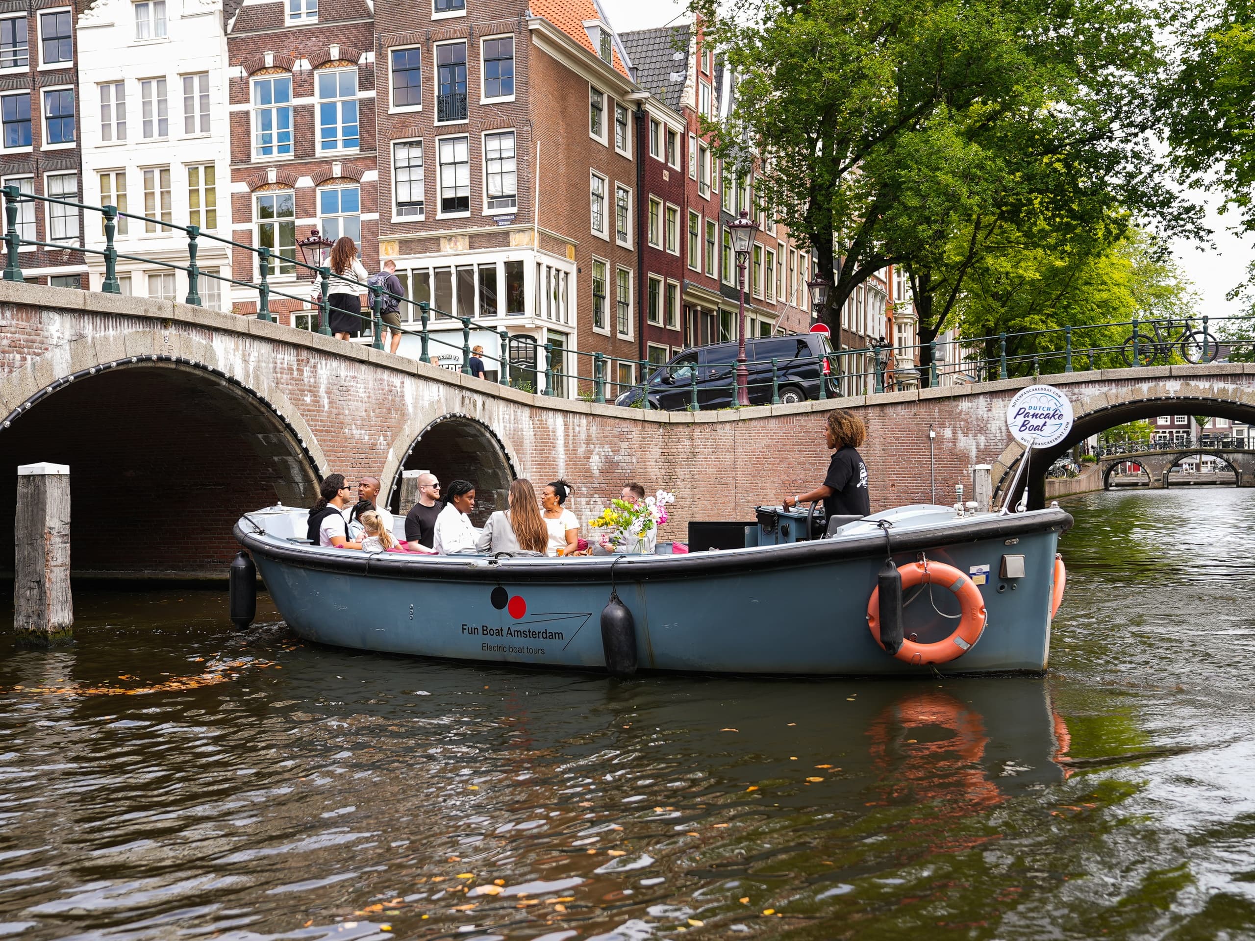 Canal Cruise with Dutch Pancakes and Drinks