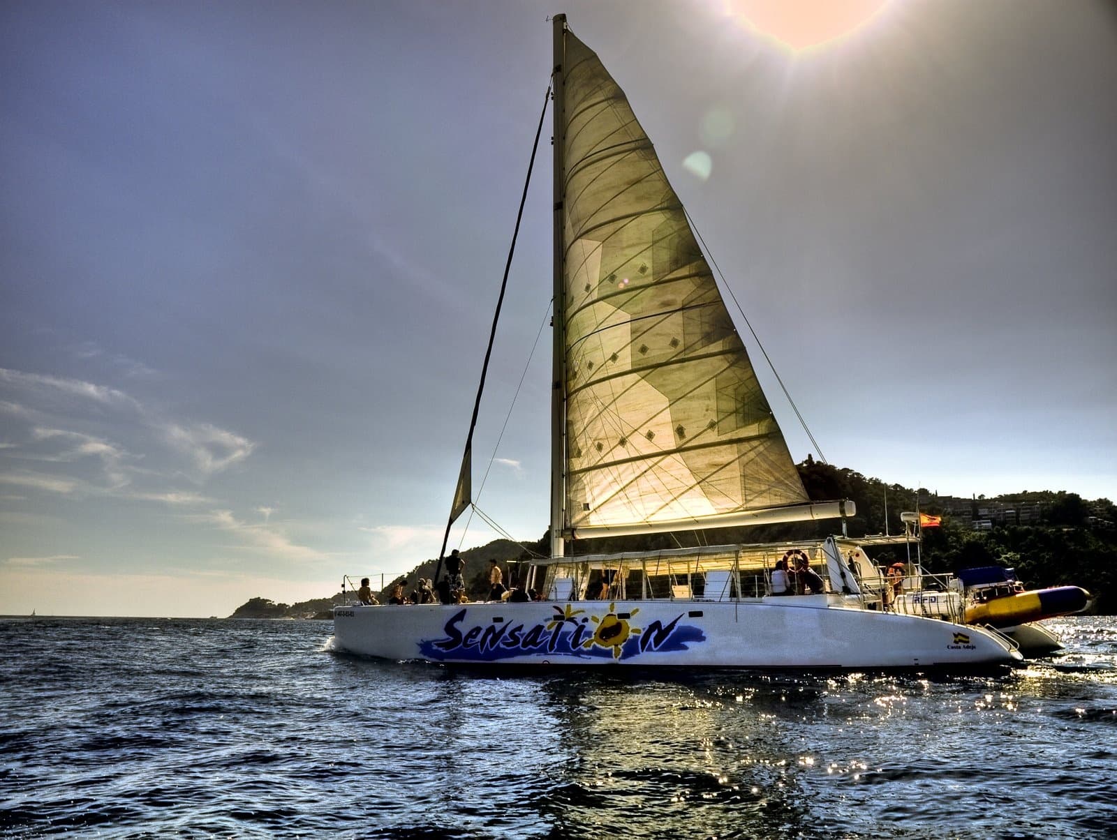 FIESTAS EN CATAMARÁN LLORET DE MAR