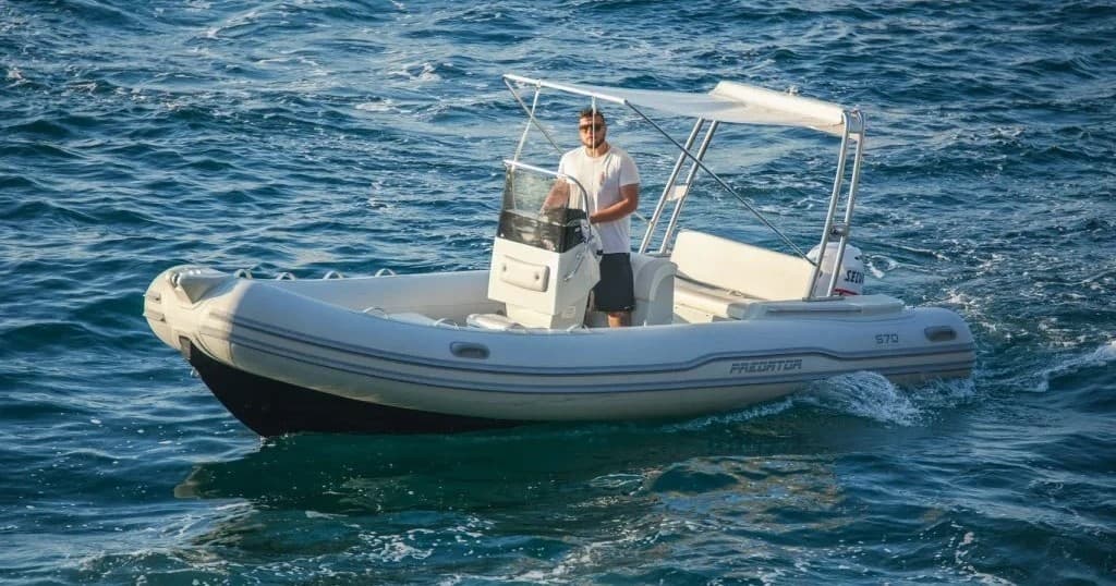 Boat Rental: RIB 18ft Predator