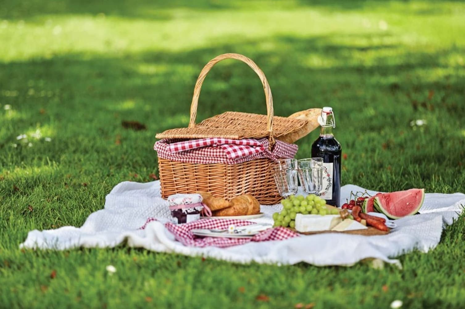 Train To San Luca and Pic Nic