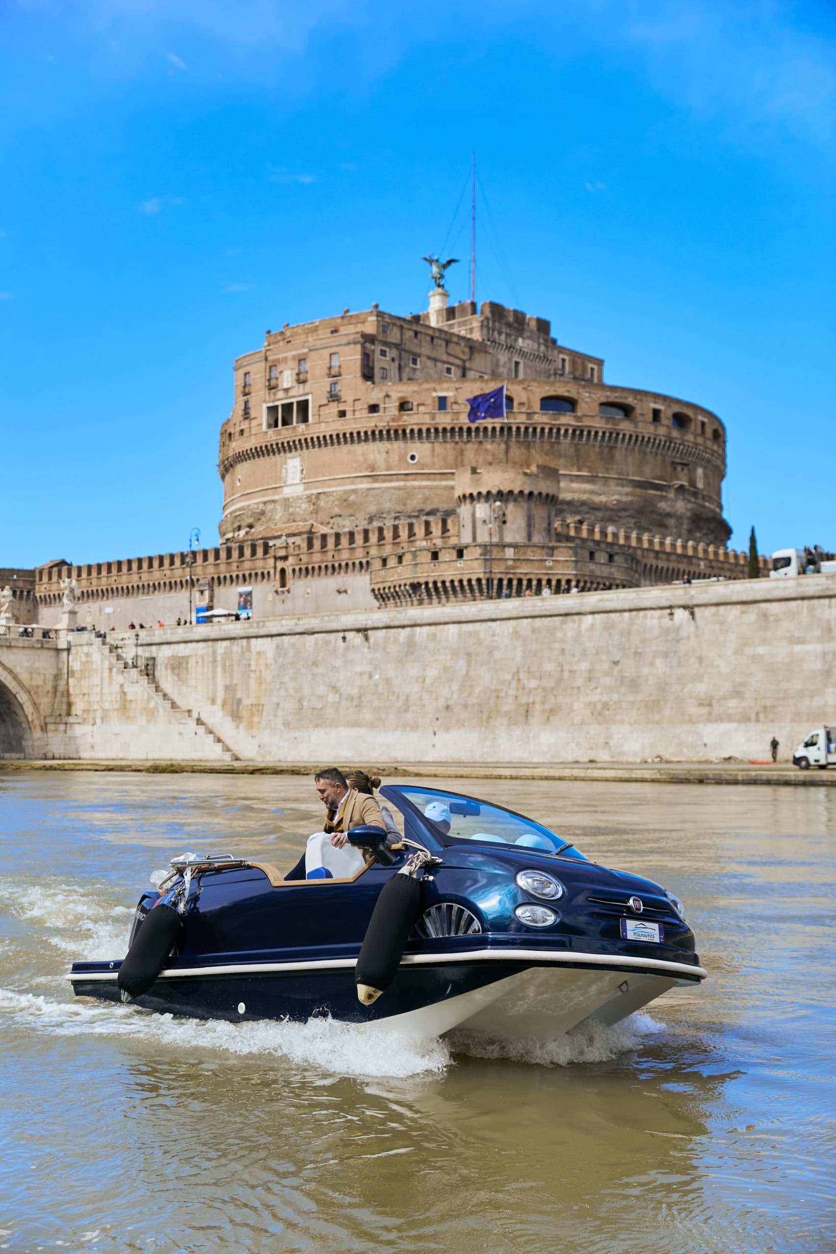 Urban River Escape – 500 Boat Experience