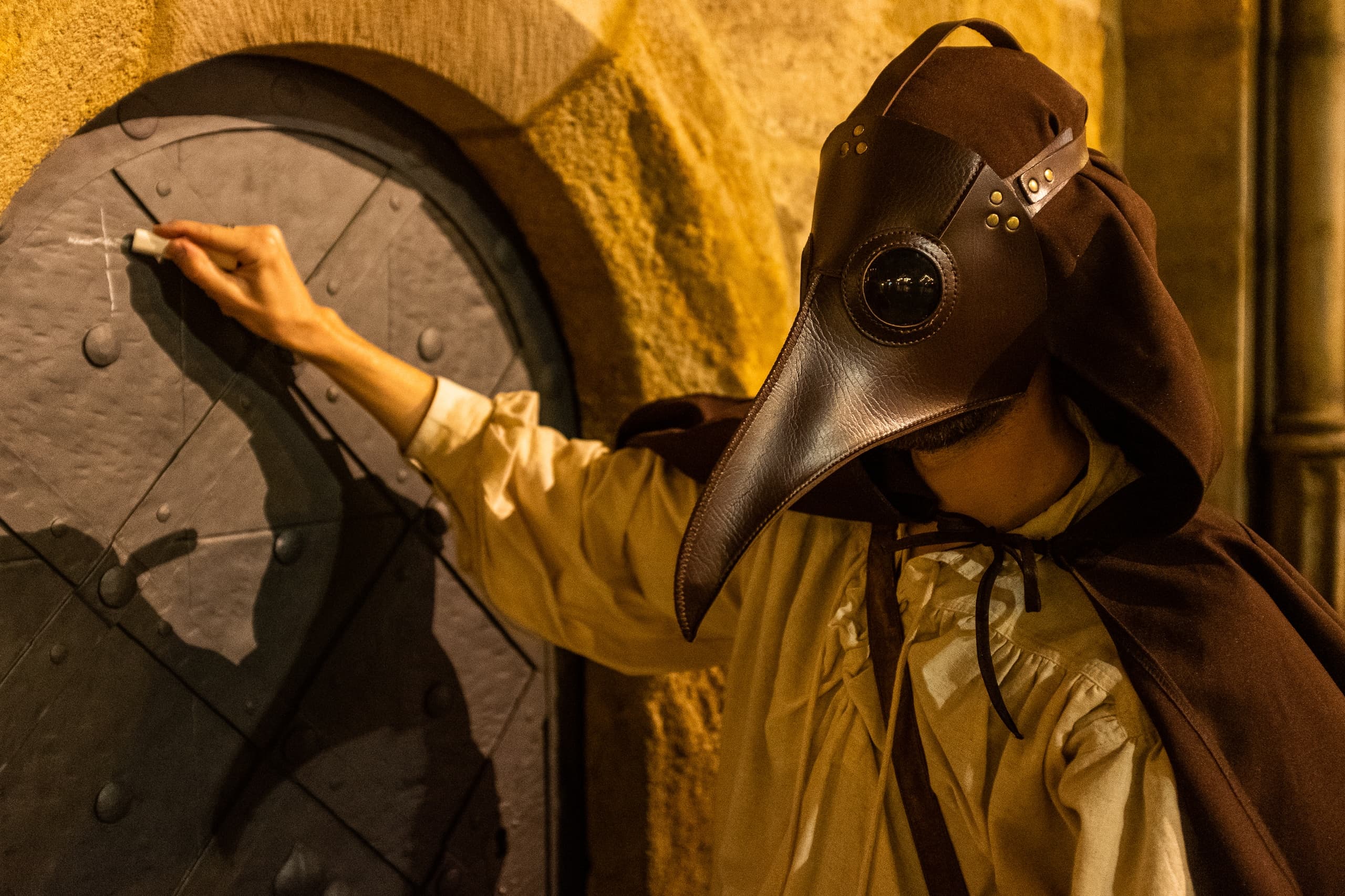 Plague Doctor of Prague in SPANISH
