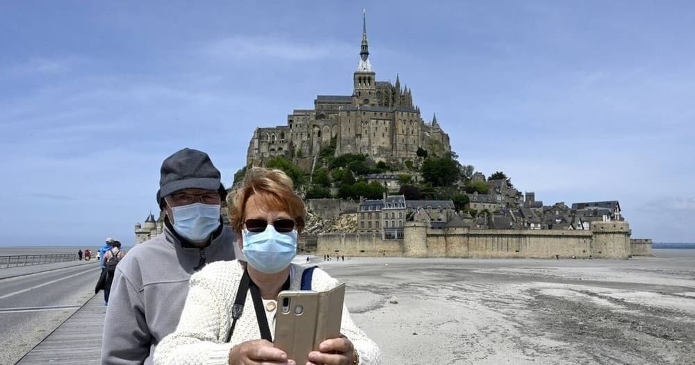 2H Guided Walking tour of the Mont Saint Michel