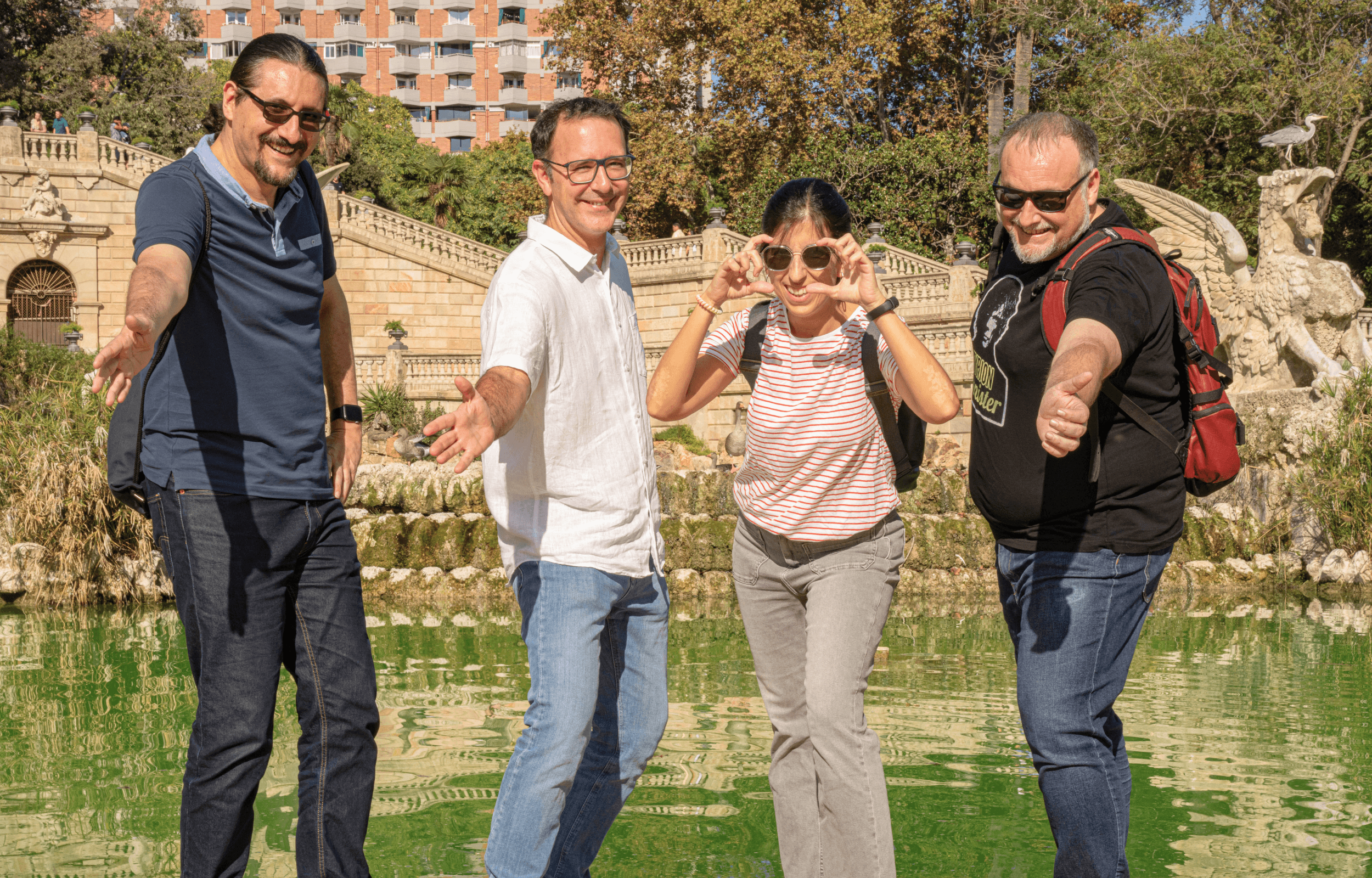 Barcelona: Ciutadella Park and Eixample: Photography Workshop +Tapas + Wine