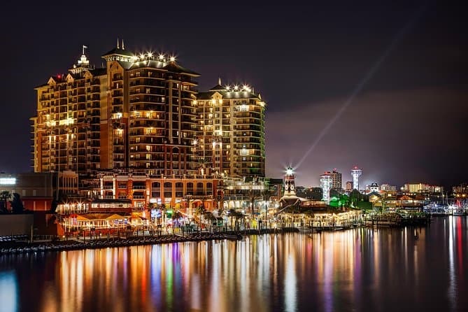 1.5HR Harbor Lights Cruise